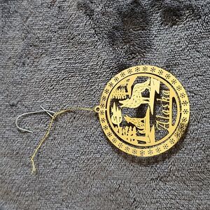 Alaska souvenir gold Ornament Wolf Landscape